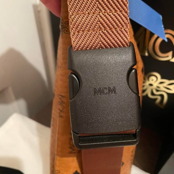 MCM Fursten Visetos Small Belt Bag - Picture 4 of 7